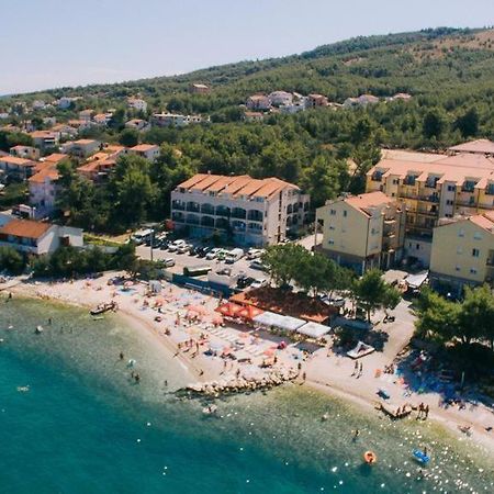 Apartments By The Sea Arbanija, Ciovo - 17332 Trogir Kültér fotó