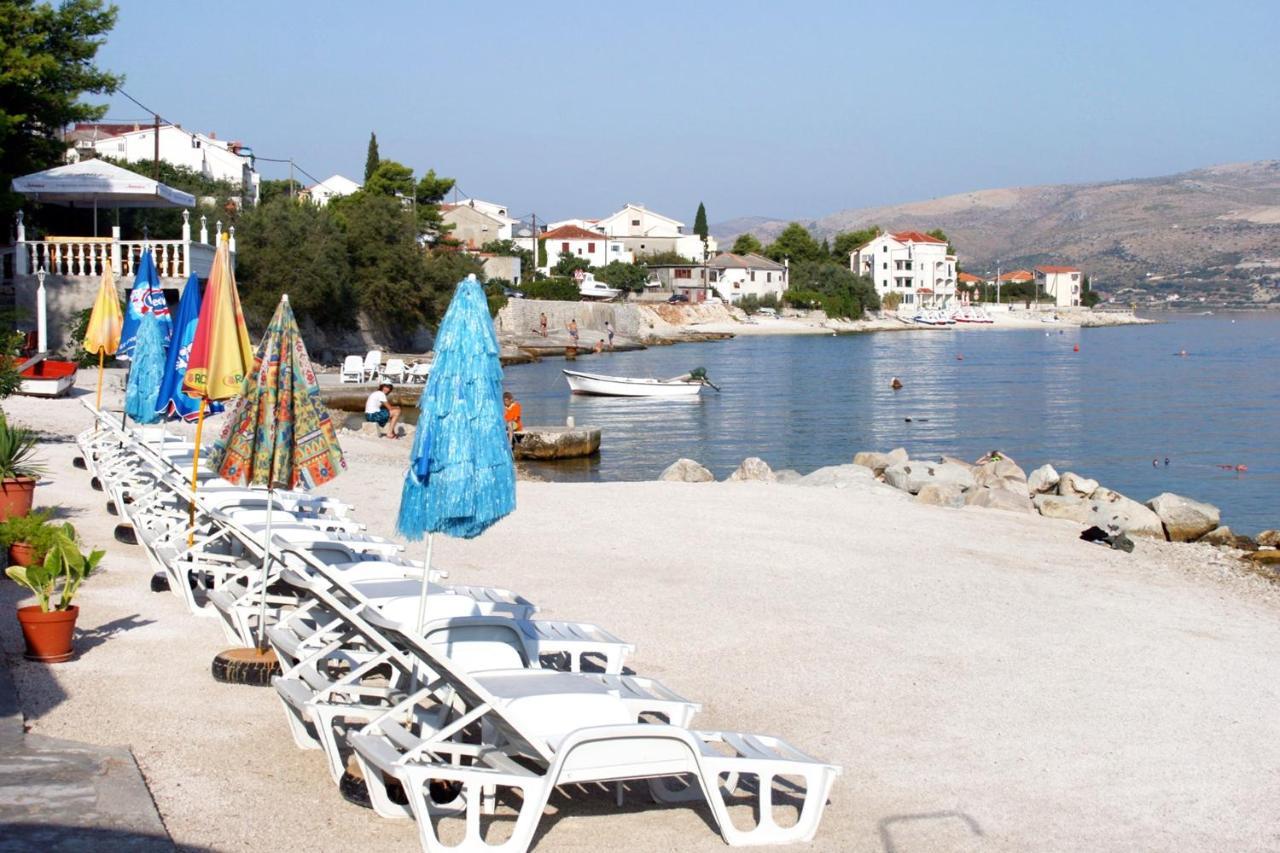 Apartments By The Sea Arbanija, Ciovo - 17332 Trogir Kültér fotó