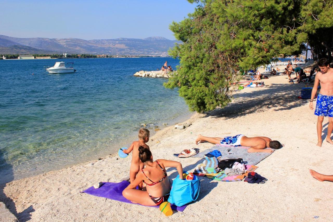 Apartments By The Sea Arbanija, Ciovo - 17332 Trogir Kültér fotó
