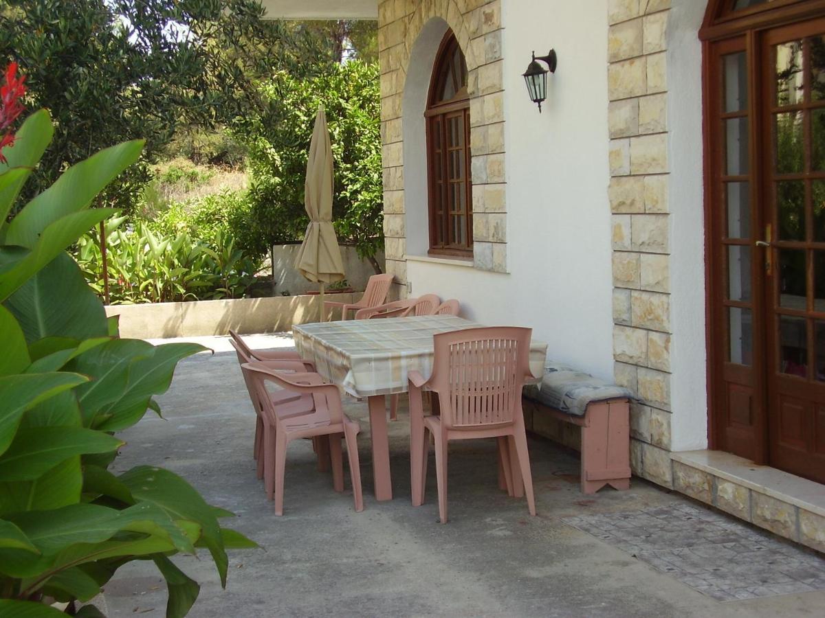 Apartments By The Sea Arbanija, Ciovo - 17332 Trogir Kültér fotó