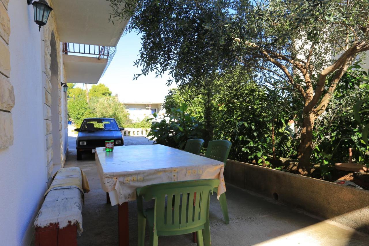 Apartments By The Sea Arbanija, Ciovo - 17332 Trogir Kültér fotó