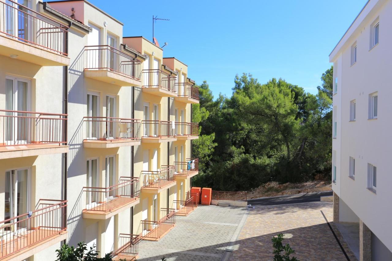 Apartments By The Sea Arbanija, Ciovo - 17332 Trogir Kültér fotó