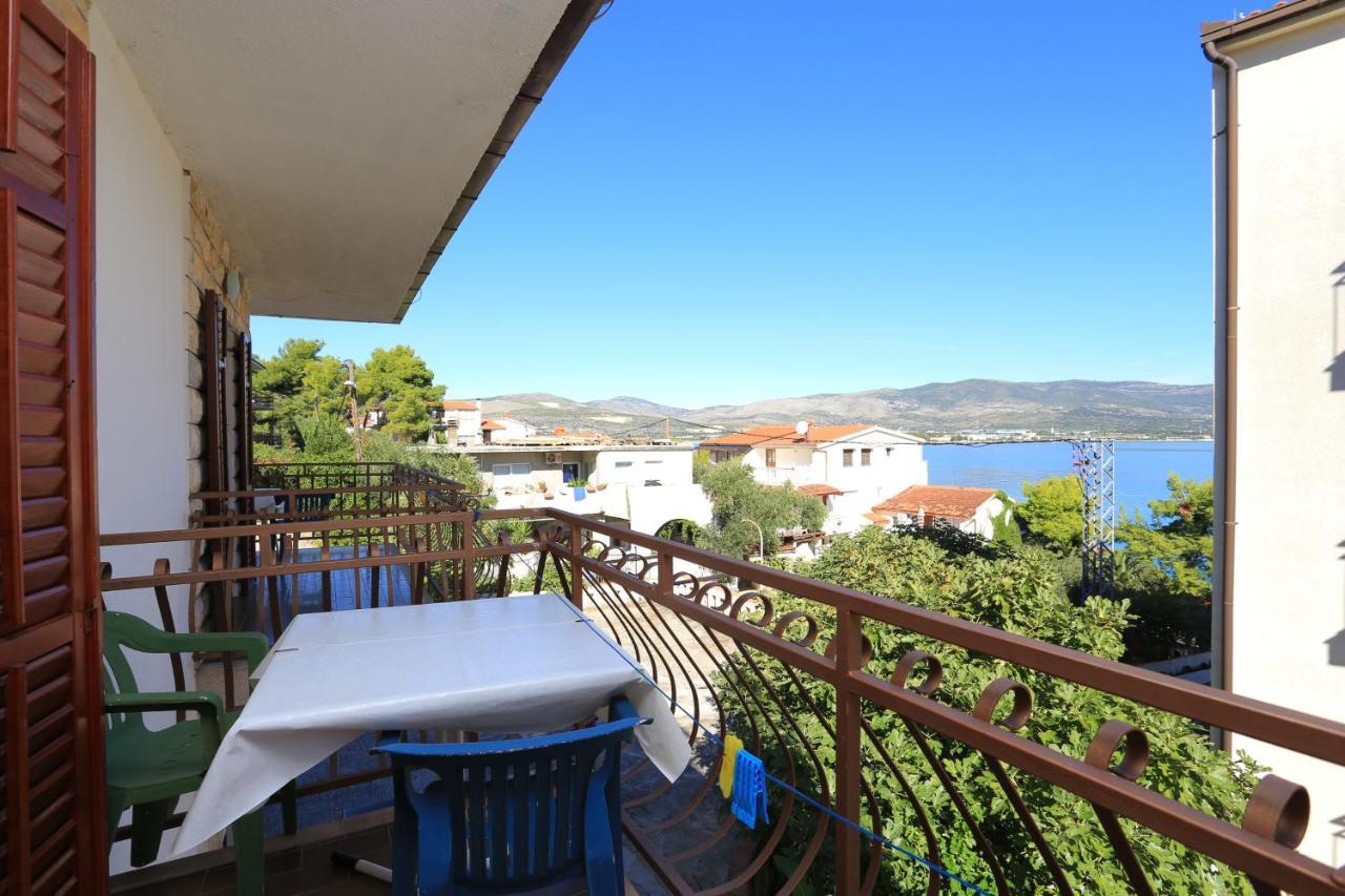 Apartments By The Sea Arbanija, Ciovo - 17332 Trogir Kültér fotó
