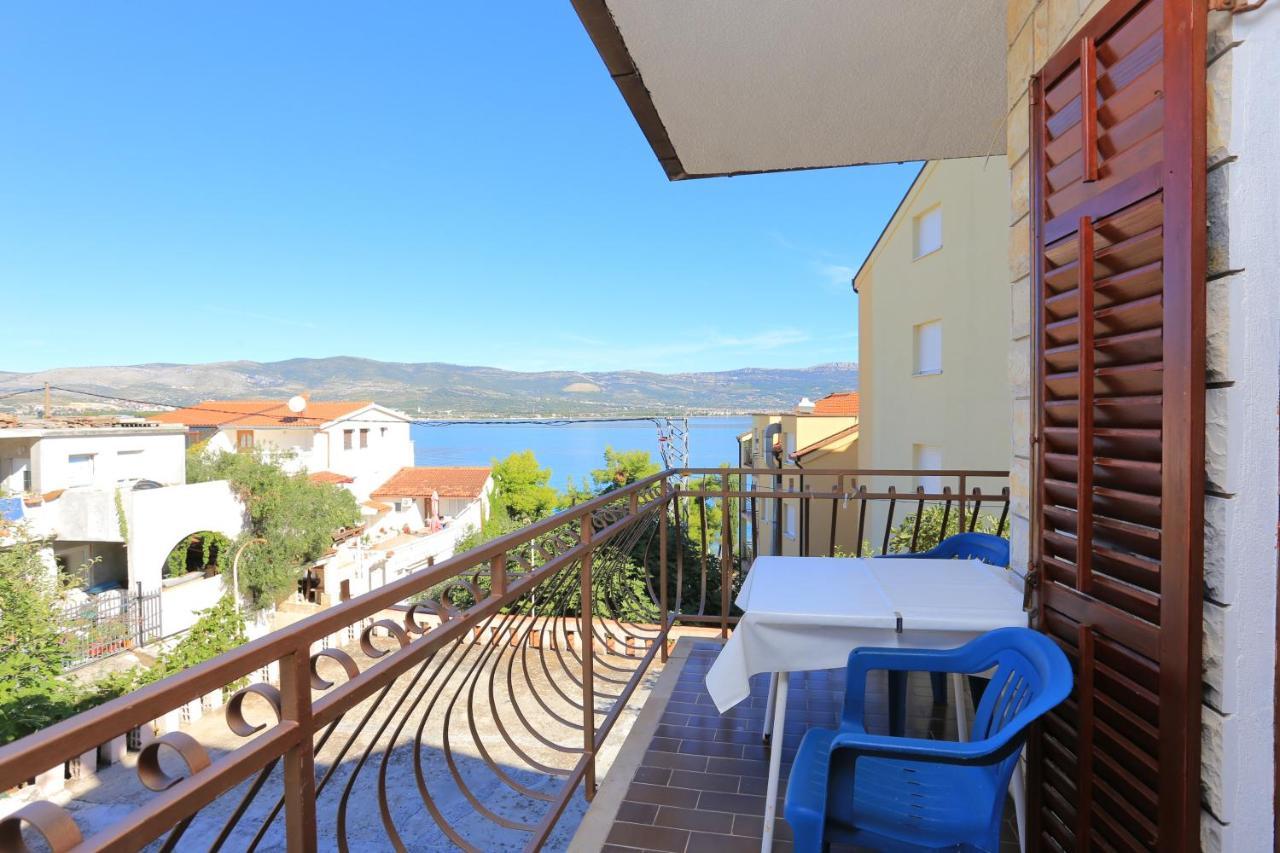 Apartments By The Sea Arbanija, Ciovo - 17332 Trogir Kültér fotó