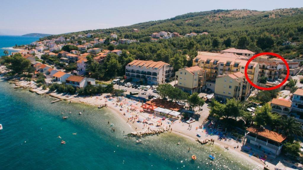 Apartments By The Sea Arbanija, Ciovo - 17332 Trogir Kültér fotó